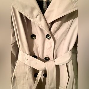 Chic and classic London Fog trench